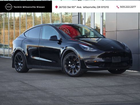 Used 2023 Tesla Model Y Long Range image 1
