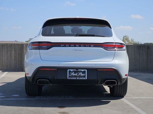 Used 2026 Porsche Macan AWD/4WD image 7