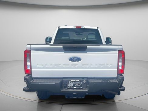 Used 2023 Ford F250 XL RWD image 9