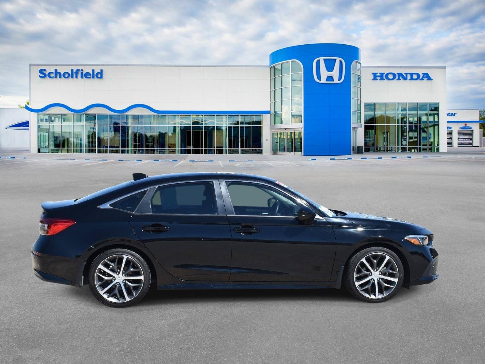 Used 2024 Honda Civic Touring image 2
