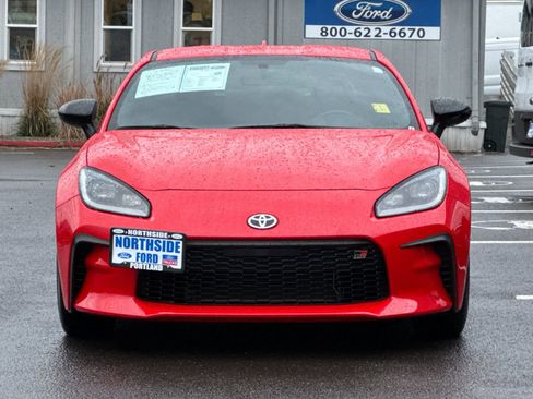 Used 2023 Toyota GR86 Base w/ ALL Weather Mat Package (TMS) image 9