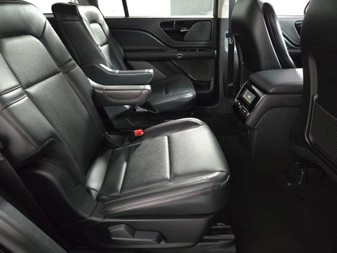 New 2026 Lincoln Aviator Premiere image 18