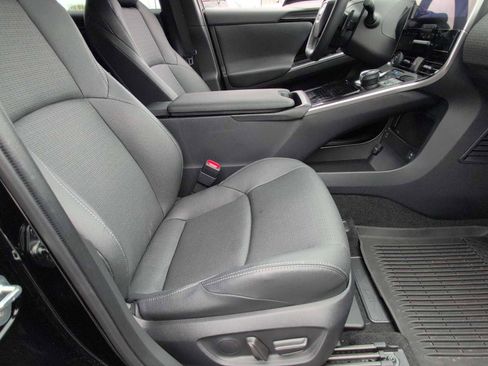 Used 2024 Subaru Solterra Limited image 21