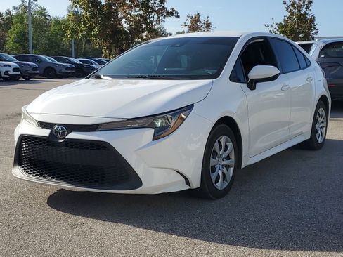 Used 2022 Toyota Corolla LE image 8