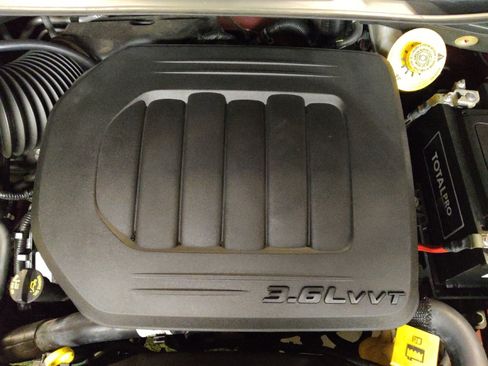 Used 2019 Dodge Grand Caravan SXT FWD image 30