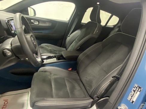 Used 2023 Volvo C40 P8 Recharge Ultimate w/ Protection Package Premier image 10