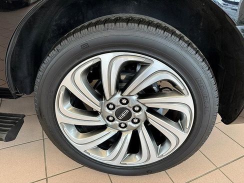 Used 2024 Lincoln Navigator Premiere image 29