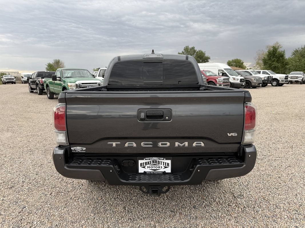 Used 2021 Toyota Tacoma TRD Sport w/ Technology Package AWD/4WD image 9