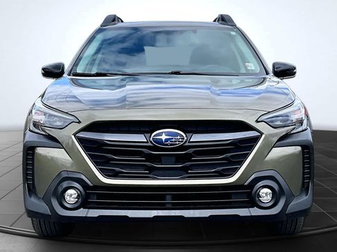 Used 2025 Subaru Outback Premium AWD/4WD image 6
