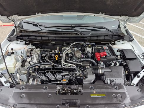 Used 2025 Nissan Altima 2.5 SV image 32