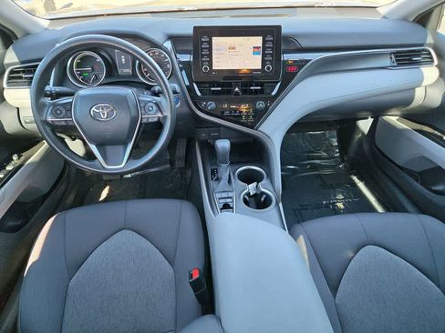 Used 2022 Toyota Camry LE image 9