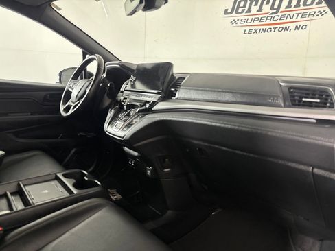 Used 2025 Honda Odyssey Sport-L image 27