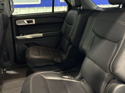 Used 2023 Ford Explorer XLT w/ Equipment Group 202A AWD/4WD image 37