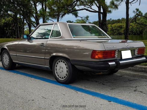 Used 1988 Mercedes-Benz 560 SL image 4