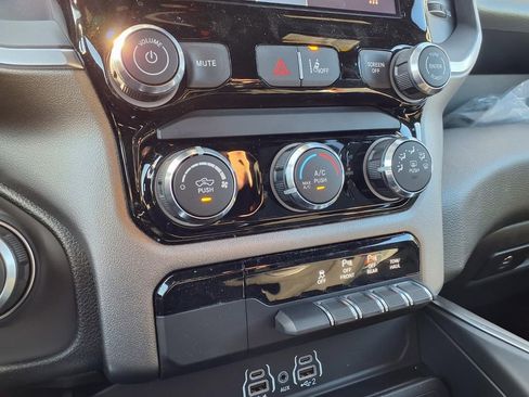 New 2026 RAM 1500 Express AWD/4WD image 10