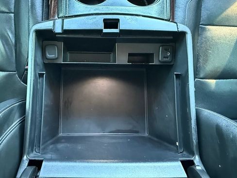 Used 2017 GMC Yukon SLT image 30