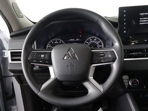 New 2026 Mitsubishi Outlander ES image 40