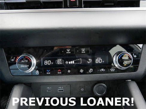 Used 2025 Mitsubishi Outlander SEL image 21