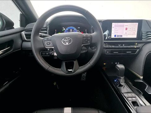 Used 2026 Toyota Camry SE w/ Convenience Package FWD image 4