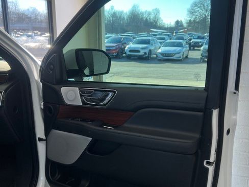 Used 2024 Lincoln Navigator Reserve AWD/4WD image 15