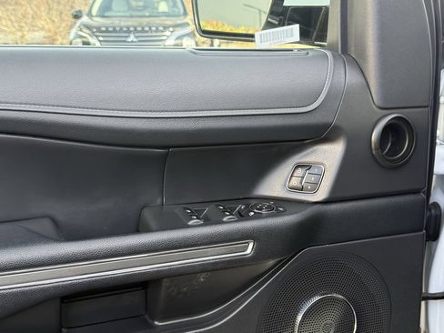 Used 2024 Ford Expedition Max XLT image 9
