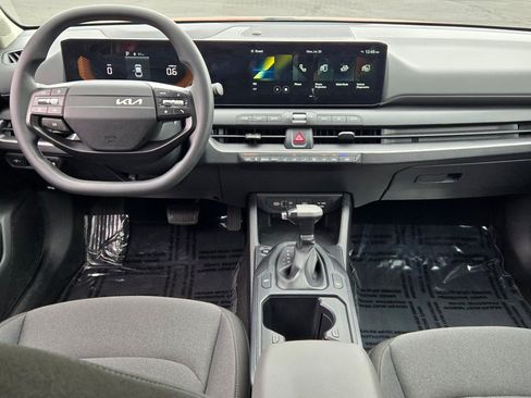 Used 2025 Kia K4 FWD image 17