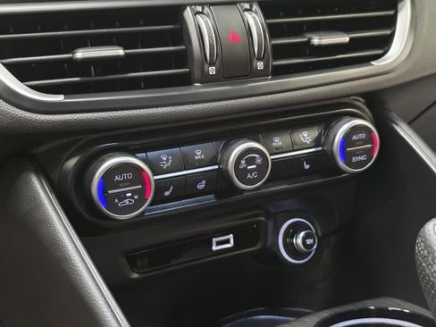 Used 2022 Alfa Romeo Giulia Ti image 23