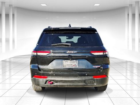 Certified 2022 Jeep Grand Cherokee Trailhawk image 5