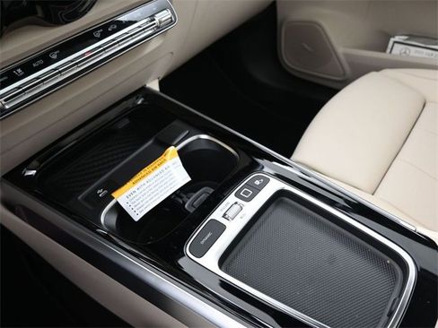 New 2025 Mercedes-Benz GLB 250 image 33