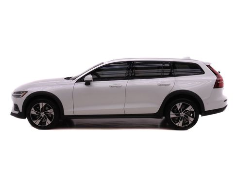 Certified 2023 Volvo V60 B5 Cross Country Plus w/ Climate Package image 3