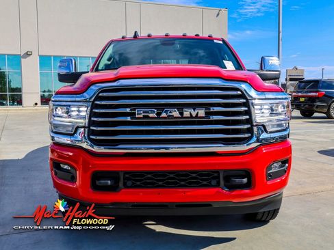 Used 2024 RAM 3500 Limited w/ Towing Technology Group image 5
