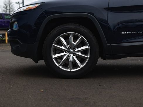 Used 2015 Jeep Cherokee Limited image 12