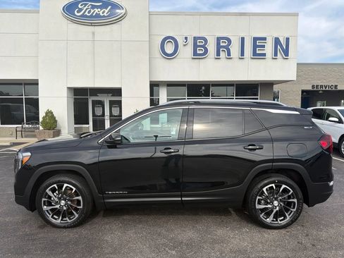 Used 2022 GMC Terrain SLT AWD/4WD image 2