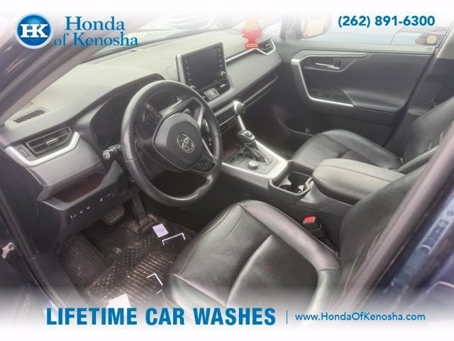 Used 2019 Toyota RAV4 Limited w/ Cold Weather Package AWD/4WD image 5