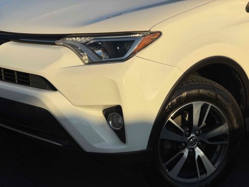 Used 2017 Toyota RAV4 XLE FWD image 6