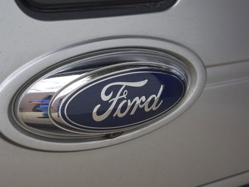 Used 2013 Ford F150 Platinum image 26