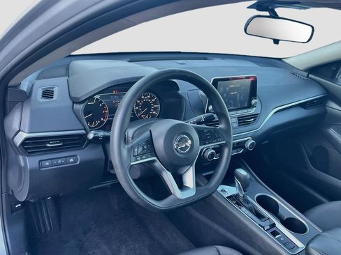 Used 2022 Nissan Altima 2.5 SV AWD/4WD image 9