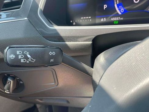 Used 2023 Volkswagen Tiguan SE image 22