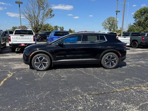 New 2026 Chevrolet Equinox EV LT image 2