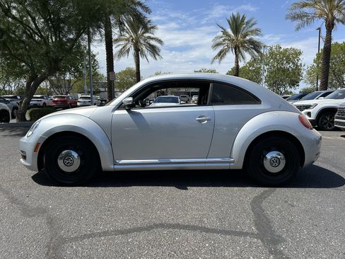Used 2014 Volkswagen Beetle 1.8T FWD image 2