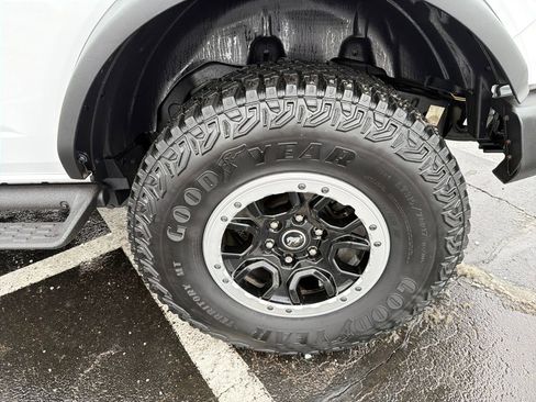 Used 2023 Ford Bronco Big Bend w/ Sasquatch Package image 26