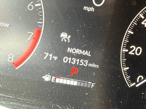 Used 2024 Honda HR-V Sport image 11