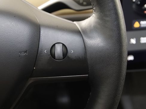 Used 2022 Tesla Model Y Long Range image 35