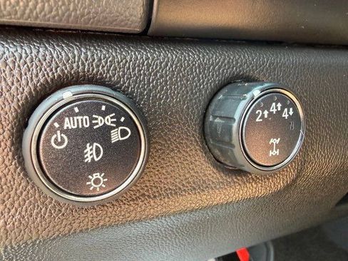 Used 2015 Chevrolet Colorado Z71 AWD/4WD image 19