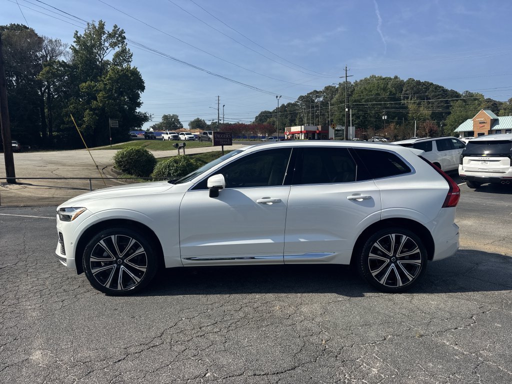 Used 2023 Volvo XC60 B5 Ultimate w/ Climate Package AWD/4WD image 4