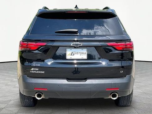Used 2023 Chevrolet Traverse LT FWD image 6