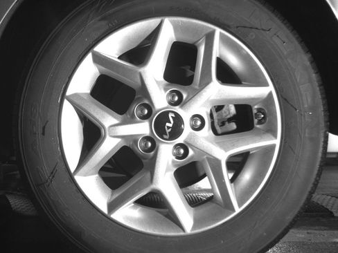Used 2025 Kia Soul LX w/ LX Technology Package FWD image 14
