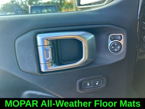 Used 2022 Jeep Wrangler Sport AWD/4WD image 34