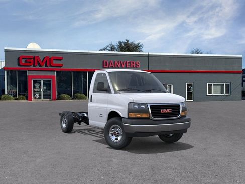 New 2026 GMC Savana 3500 1WT w/ Driver Convenience Package image 25