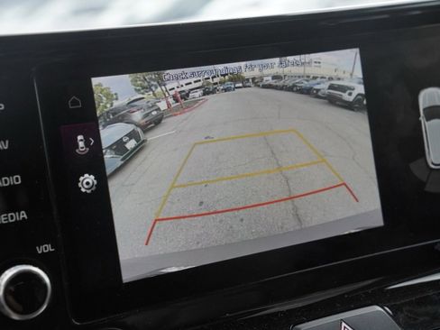 Used 2022 Kia Sorento S image 13